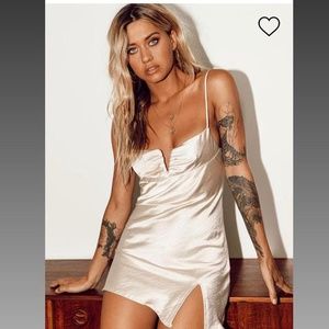 BNWT princess polly mini dress champagne